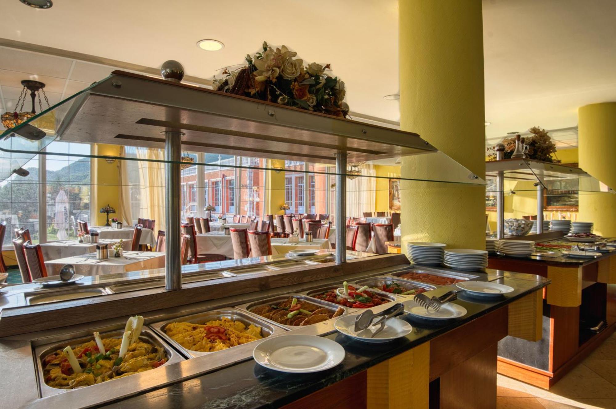 Hotel Bellevue إسترغوم المظهر الخارجي الصورة